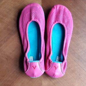 Vivobarefoot vegan pink tricot flats